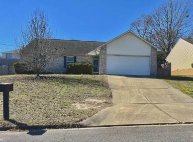 Main picture of 160 Nicole Ln