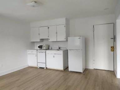 Main picture of 31 Wing Ave