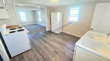 Main picture of 633 W 29th St