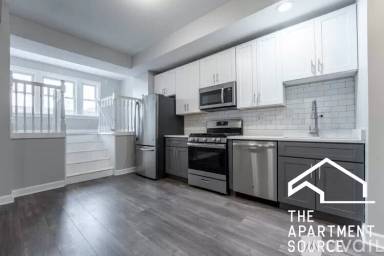 Main picture of 3216 W Augusta Blvd