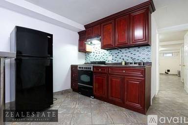 Main picture of 1637 8th Ave