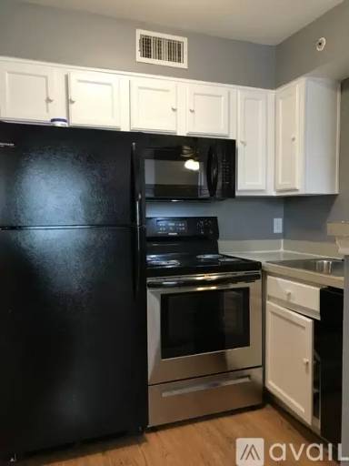 Main picture of 9817 Walnut St