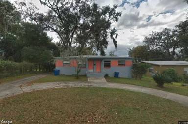 Main picture of 2042 River Bluff Rd N