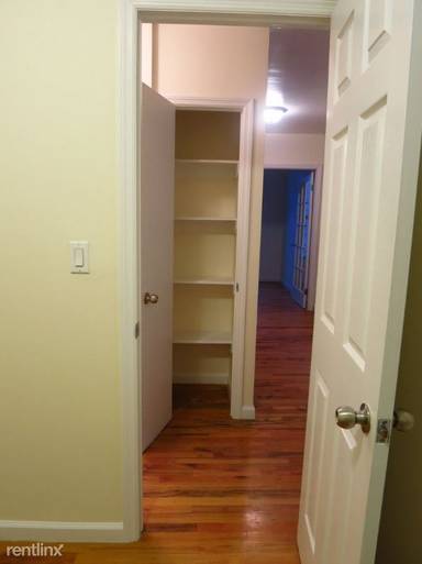 Main picture of 232 E 80th St
