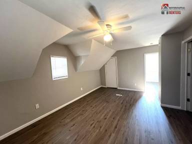 Main picture of 2125 W Grant St