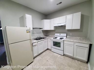 Main picture of 523 1/2 Ohio St