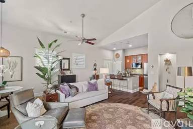 Main picture of 635 N Alexander St