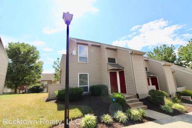 Main picture of 1305 Bradley Dr