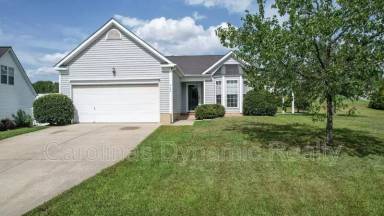 Main picture of 120 Lantana Dr