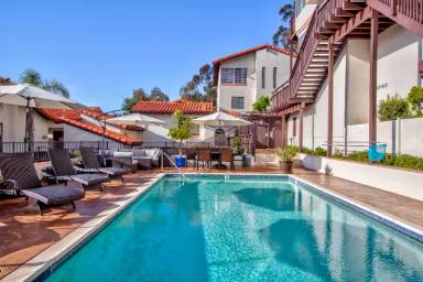 Main picture of 4034 Ampudia St