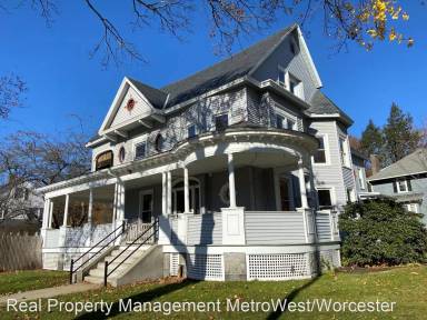 Main picture of 284 Highland St