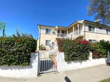 Main picture of 11633 Burbank Blvd