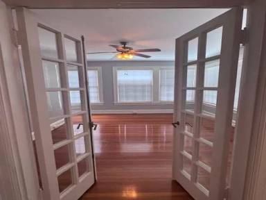 Main picture of 675 N 5th St