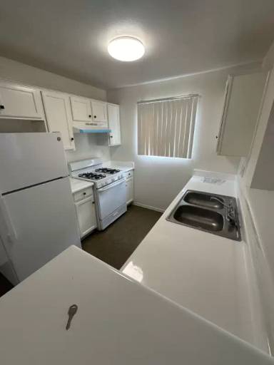 Main picture of 9800 S Broadway