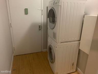 Main picture of 330 E 6th St