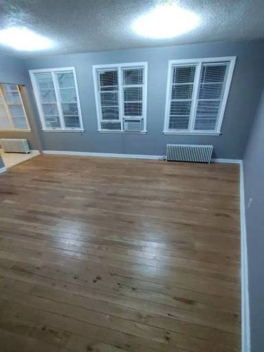 Main picture of 1418 Commercial St