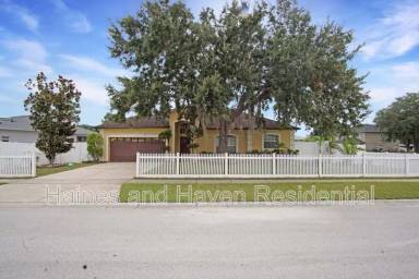 Main picture of 413 Marlberry Leaf Ave