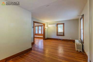 Main picture of 344 N 15th St