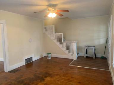 Main picture of 300 W Sandusky Ave