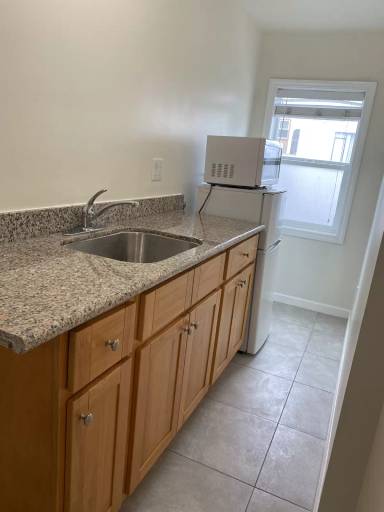 Main picture of 1019 Russia Ave