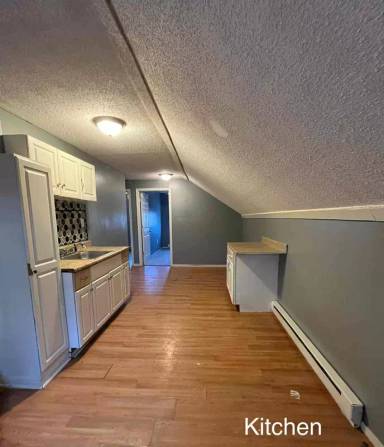 Main picture of 121 Dundaff St