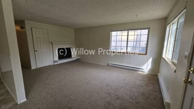 Main picture of 2213 E 72nd St