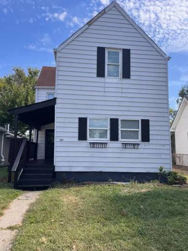 Main picture of 841 Birch Ave