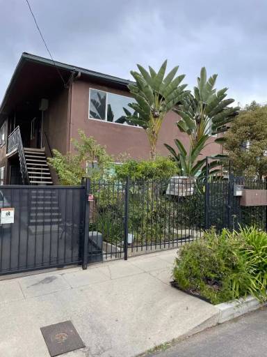 Main picture of 951 Hyperion Ave