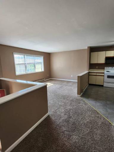 Main picture of 100 Pickwick Pl