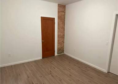 Main picture of 48 Cowing St