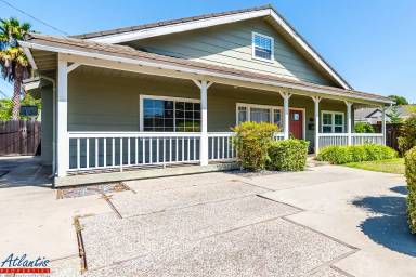 Main picture of 997 Smith Ave