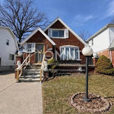 Main picture of 19361 Moenart St