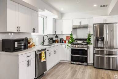 Main picture of 3437 S Catalina St