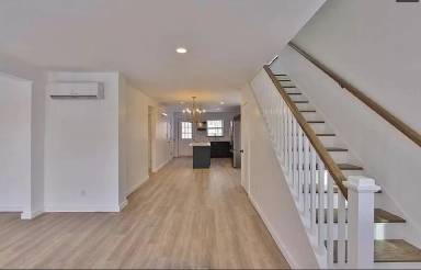 Main picture of 81 W Pierpont St