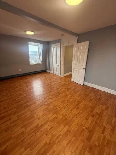 Main picture of 104 Dubois St