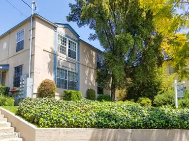 Main picture of 3161 Rowena Ave