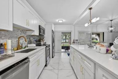 Main picture of 6328 Longboat Ln W