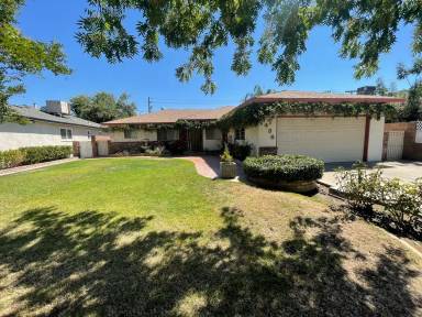 Main picture of 3436 E Ashcroft Ave