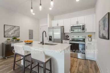 Main picture of 2318 E Main St