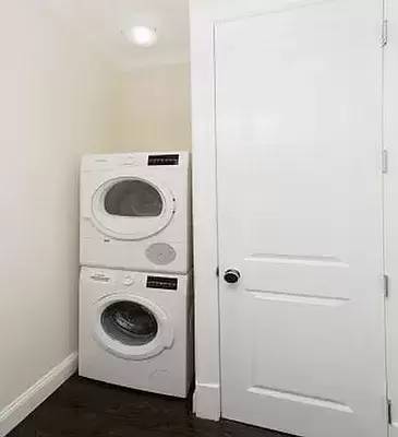 Main picture of 1377 Lexington Ave