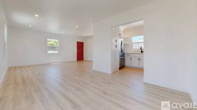 Main picture of 1213 S Burnside Ave
