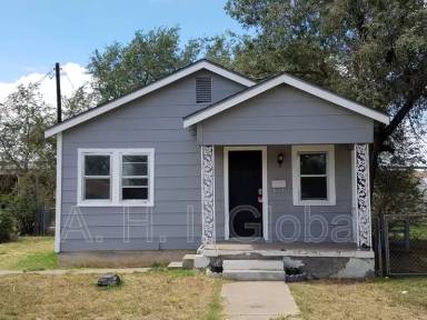 Main picture of 2502 S Pierce St