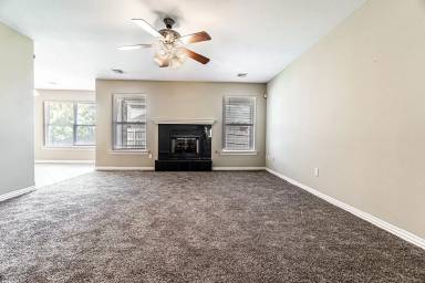 Main picture of 700 Paint Ln