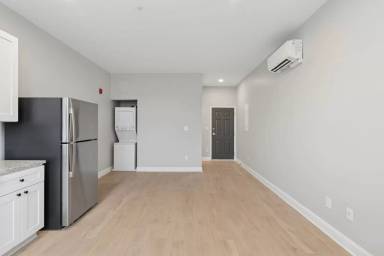 Main picture of 119 Main St