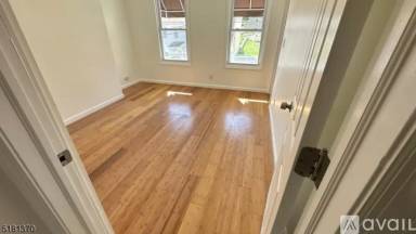 Main picture of 32 Brown Ave