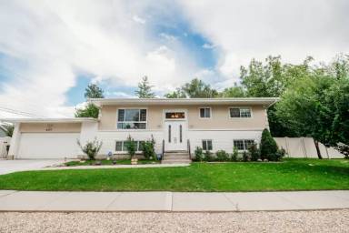 Main picture of 6123 S Rodeo Ln