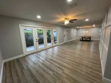 Main picture of 310 E Gladys St