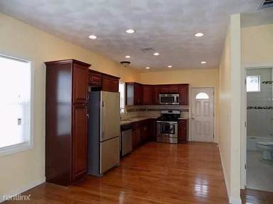 Main picture of 33 McMillen St