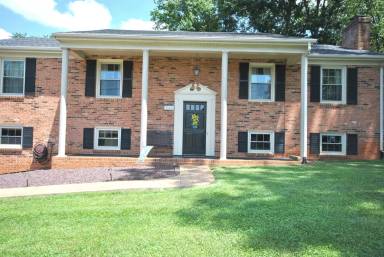 Main picture of 311 Bob Cir