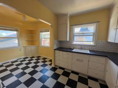 Main picture of 223 Wilson St